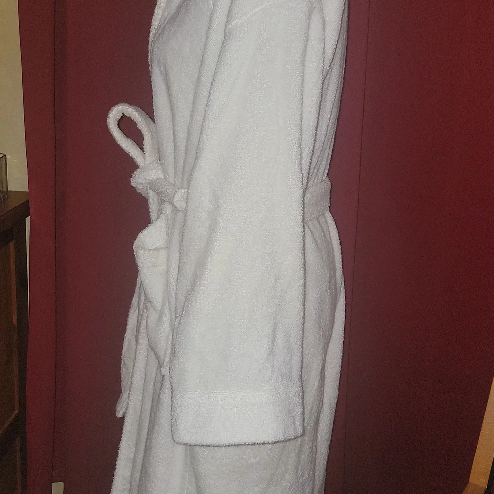 Bath Robe - Picture 5 of 6